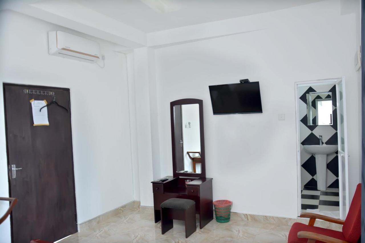 Yolanda Villa نيجومبو المظهر الخارجي الصورة